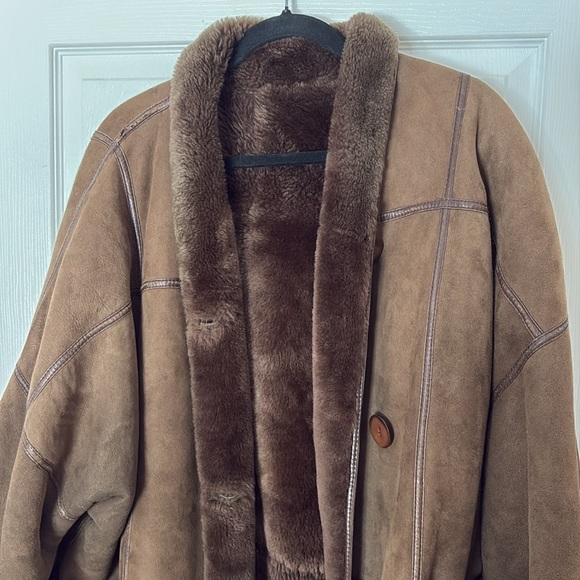 Coat - Picture 6 of 9